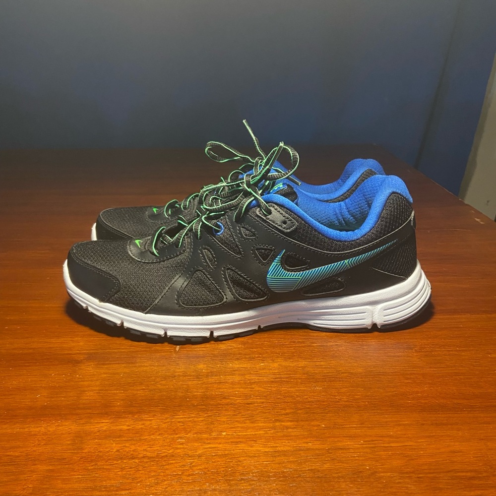 Nike Revolution 2